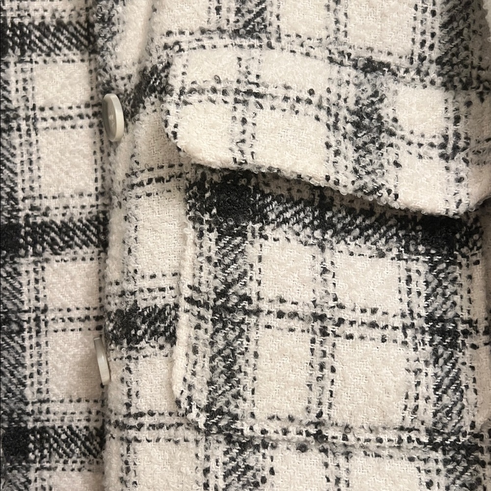 H&M Black and White Plaid Sherpa Shacket - Picture 5 of 6